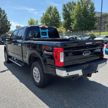 More photos of 2017 Ford F-250SD XLT at Indy Auto Man - Indianapolis, IN