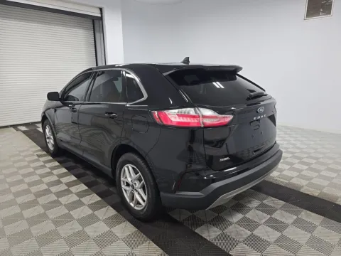 More photos of 2021 Ford Edge SEL at Indy Auto Man - Indianapolis, IN