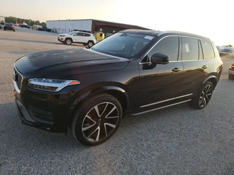 Photos of 2020 Volvo XC90 T6 Momentum for sale in Indianapolis, IN at Indy Auto Man - Indianapolis