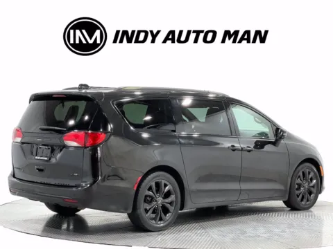 More photos of 2019 Chrysler Pacifica Limited at Indy Auto Man - Indianapolis, IN