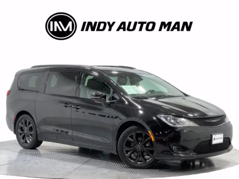 Photos of 2019 Chrysler Pacifica Limited for sale in Indianapolis, IN at Indy Auto Man - Indianapolis