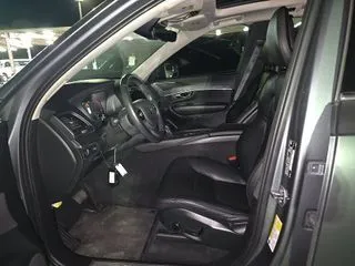 More photos of 2020 Volvo XC90 T6 Momentum at Indy Auto Man - Indianapolis, IN