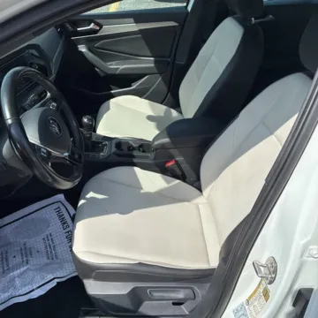More photos of 2020 Volkswagen Jetta R-Line at Indy Auto Man - Indianapolis, IN