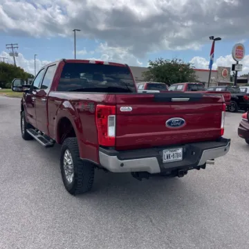 More photos of 2019 Ford F-250SD XLT at Indy Auto Man - Indianapolis, IN