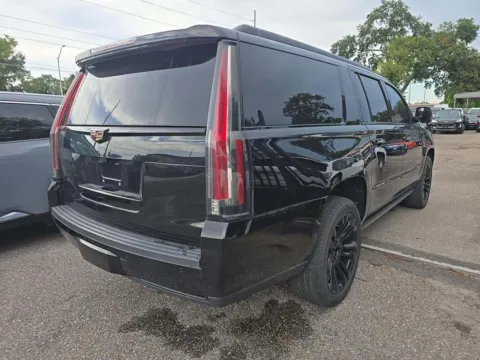 Another view of 2018 Cadillac Escalade ESV Platinum Edition for sale in Indianapolis, IN at Indy Auto Man - Indianapolis