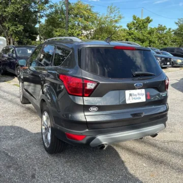 More photos of 2019 Ford Escape Titanium at Indy Auto Man - Indianapolis, IN