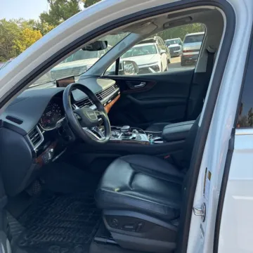 More photos of 2018 Audi Q7 3.0T Prestige quattro at Indy Auto Man - Indianapolis, IN