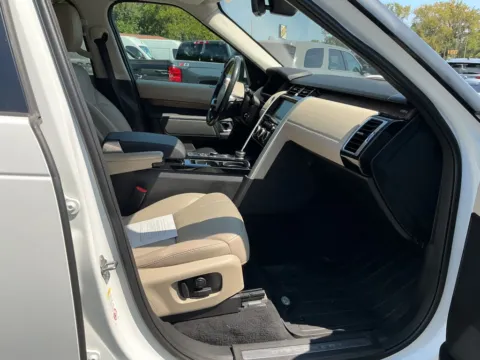 More photos of 2018 Land Rover Discovery HSE at Indy Auto Man - Indianapolis, IN