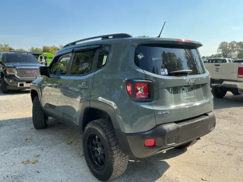 More photos of 2017 Jeep Renegade Latitude at Indy Auto Man - Indianapolis, IN