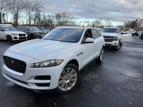 Photos of 2018 Jaguar F-PACE 20d Premium for sale in Indianapolis, IN at Indy Auto Man - Indianapolis