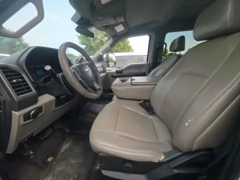 More photos of 2020 Ford F-250SD XL at Indy Auto Man - Indianapolis, IN