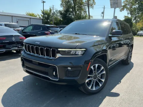 Photos of 2022 Jeep Grand Cherokee L Overland for sale in Indianapolis, IN at Indy Auto Man - Indianapolis