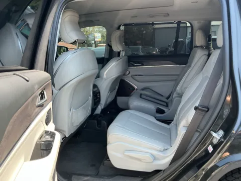 More photos of 2022 Jeep Grand Cherokee L Overland at Indy Auto Man - Indianapolis, IN