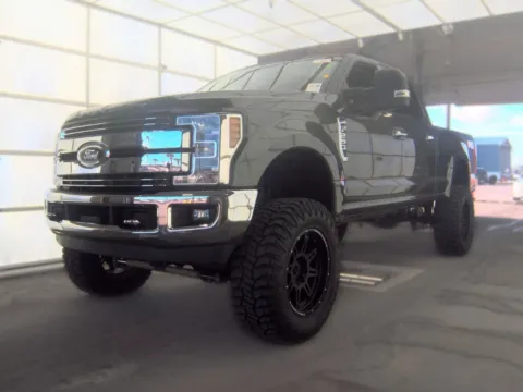 Photos of 2018 Ford F-250SD Lariat for sale in Indianapolis, IN at Indy Auto Man - Indianapolis