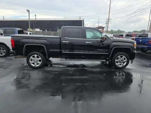 Photos of 2018 GMC Sierra 2500 HD Denali for sale in Indianapolis, IN at Indy Auto Man - Indianapolis