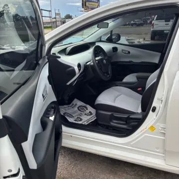 More photos of 2020 Toyota Prius LE at Indy Auto Man - Indianapolis, IN