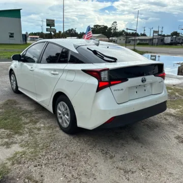 More photos of 2020 Toyota Prius LE at Indy Auto Man - Indianapolis, IN