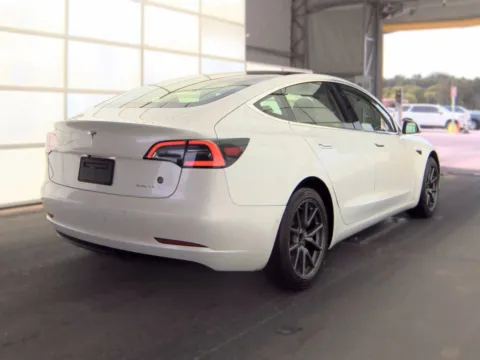 More photos of 2019 Tesla Model 3 Long Range at Indy Auto Man - Indianapolis, IN
