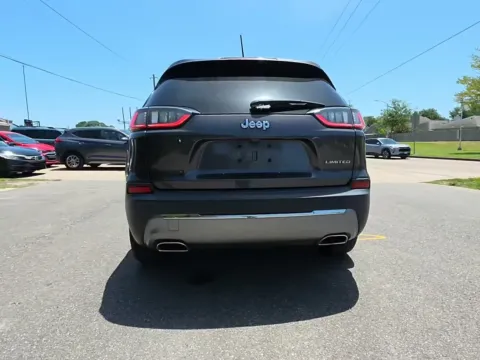 More photos of 2021 Jeep Cherokee Limited at Indy Auto Man - Indianapolis, IN