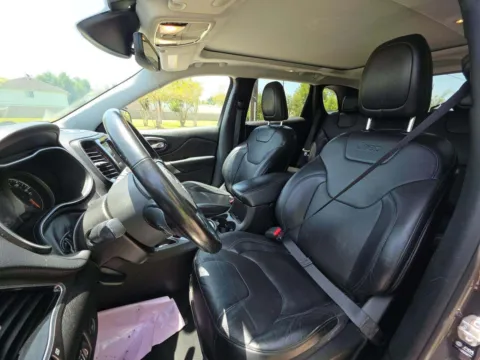 More photos of 2021 Jeep Cherokee Limited at Indy Auto Man - Indianapolis, IN