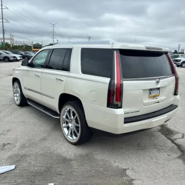 More photos of 2015 Cadillac Escalade Premium at Indy Auto Man - Indianapolis, IN