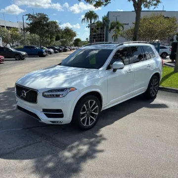 Photos of 2019 Volvo XC90 T5 Momentum for sale in Indianapolis, IN at Indy Auto Man - Indianapolis