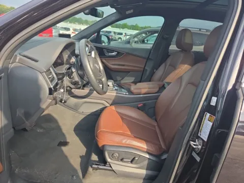 More photos of 2018 Audi Q7 3.0T Prestige quattro at Indy Auto Man - Indianapolis, IN