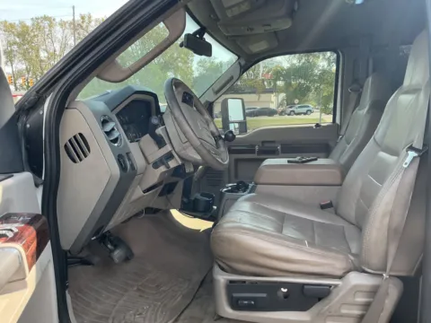 More photos of 2008 Ford F-450SD Lariat DRW at Indy Auto Man - Indianapolis, IN