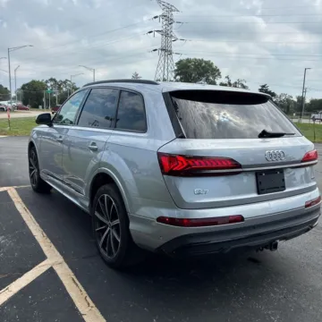 More photos of 2022 Audi Q7 55 Premium Plus quattro at Indy Auto Man - Indianapolis, IN