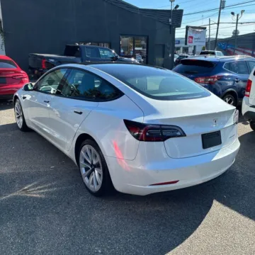 More photos of 2022 Tesla Model 3 Long Range at Indy Auto Man - Indianapolis, IN