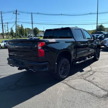 Another view of 2019 Chevrolet Silverado 1500 LT Trail Boss for sale in Indianapolis, IN at Indy Auto Man - Indianapolis