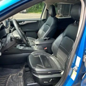 More photos of 2020 Ford Escape SEL at Indy Auto Man - Indianapolis, IN