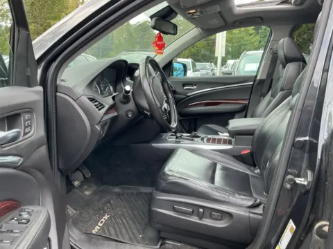 More photos of 2015 Acura MDX 3.5L Technology Pkg w/Entertainment Pkg SH-AWD at Indy Auto Man - Indianapolis, IN