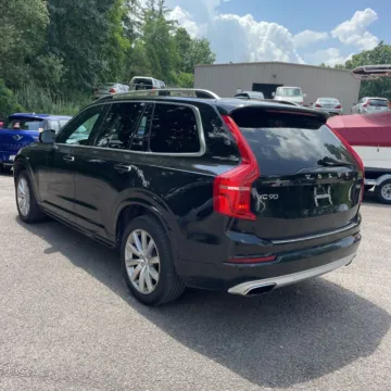 More photos of 2018 Volvo XC90 T6 Momentum at Indy Auto Man - Indianapolis, IN