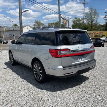 More photos of 2019 Lincoln Navigator Select at Indy Auto Man - Indianapolis, IN
