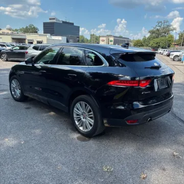 More photos of 2019 Jaguar F-PACE 30t Portfolio at Indy Auto Man - Indianapolis, IN