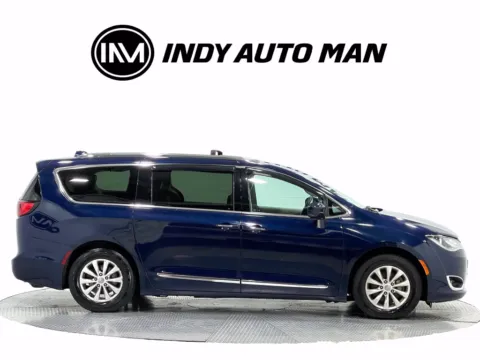 Another view of 2018 Chrysler Pacifica Touring L for sale in Indianapolis, IN at Indy Auto Man - Indianapolis