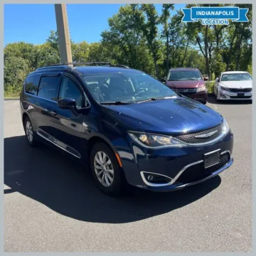 Blue 2018 Chrysler Pacifica Touring L for sale in Indianapolis, IN