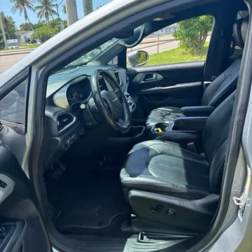 More photos of 2020 Chrysler Pacifica Touring L Plus at Indy Auto Man - Indianapolis, IN