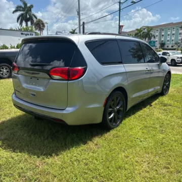 Another view of 2020 Chrysler Pacifica Touring L Plus for sale in Indianapolis, IN at Indy Auto Man - Indianapolis