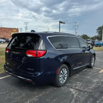 Another view of 2020 Chrysler Pacifica Hybrid Limited for sale in Indianapolis, IN at Indy Auto Man - Indianapolis