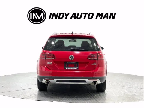 More photos of 2017 Volkswagen Golf Alltrack TSI SE 4Motion at Indy Auto Man - Indianapolis, IN