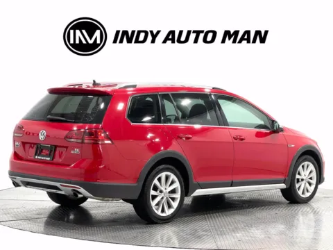 More photos of 2017 Volkswagen Golf Alltrack TSI SE 4Motion at Indy Auto Man - Indianapolis, IN