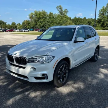Photos of 2017 BMW X5 xDrive40e for sale in Indianapolis, IN at Indy Auto Man - Indianapolis