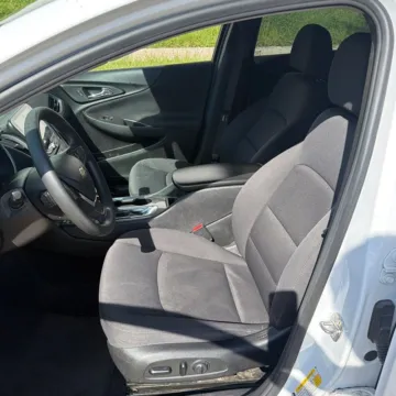 More photos of 2021 Chevrolet Malibu LS 1FL at Indy Auto Man - Indianapolis, IN