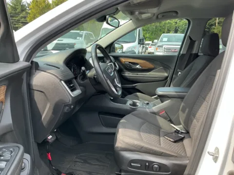 More photos of 2020 GMC Terrain SLE at Indy Auto Man - Indianapolis, IN