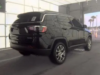 Another view of 2022 Jeep Compass Latitude Lux for sale in Indianapolis, IN at Indy Auto Man - Indianapolis