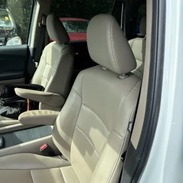 More photos of 2020 Honda Pilot Touring 7 Passenger at Indy Auto Man - Indianapolis, IN