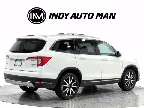 More photos of 2020 Honda Pilot Touring 7 Passenger at Indy Auto Man - Indianapolis, IN