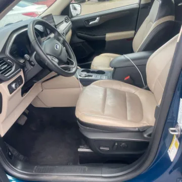 More photos of 2020 Ford Escape Titanium at Indy Auto Man - Indianapolis, IN